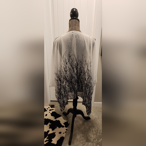 Top - Picture 3 of 8